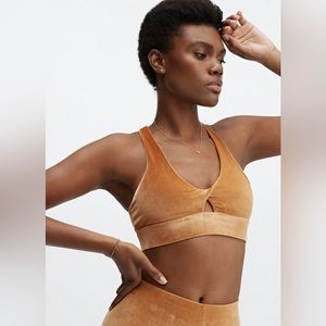 Fabletics Oasis Twist Front Bra